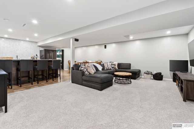 7021 Michelle Avenue, La Vista, NE 68128