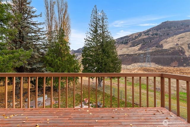 5097 Malaga Alcoa Highway, Malaga, WA 98828