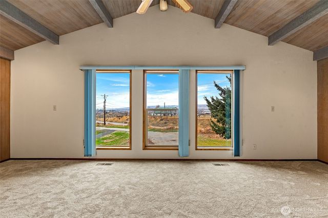 5097 Malaga Alcoa Highway, Malaga, WA 98828