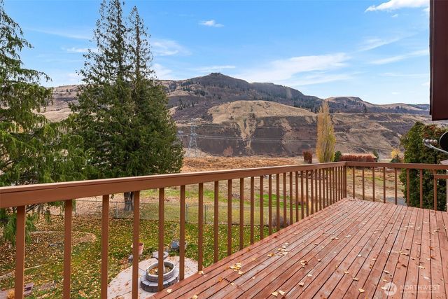 5097 Malaga Alcoa Highway, Malaga, WA 98828