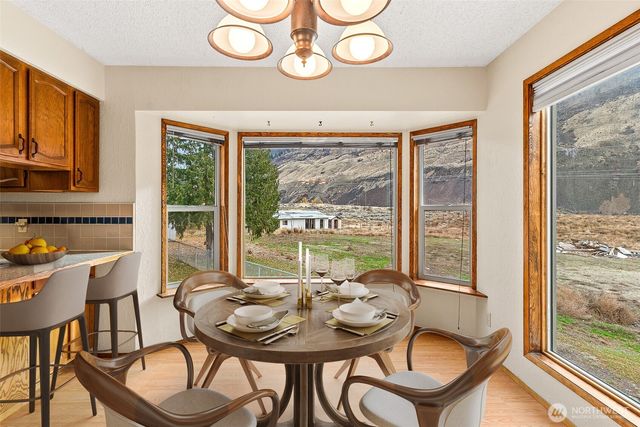 5097 Malaga Alcoa Highway, Malaga, WA 98828