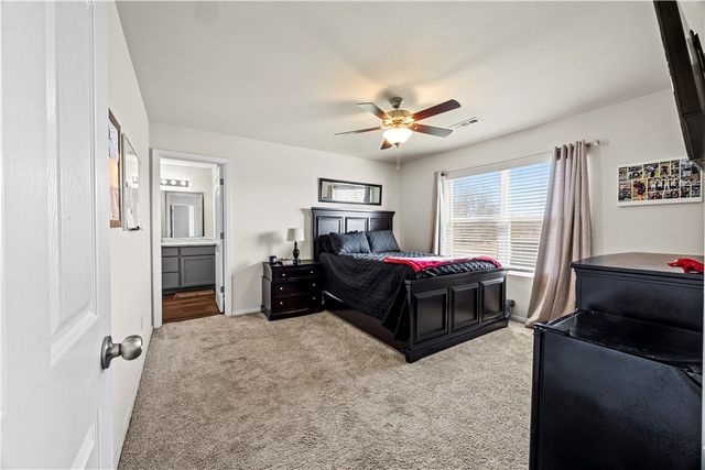 827 E Sparrow Circle, Fayetteville, AR 72701