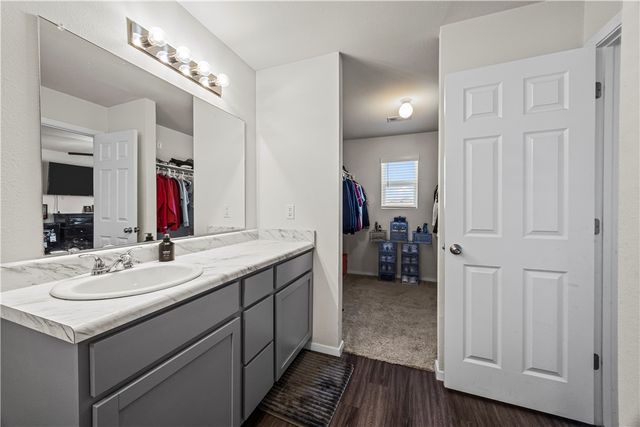 827 E Sparrow Circle, Fayetteville, AR 72701