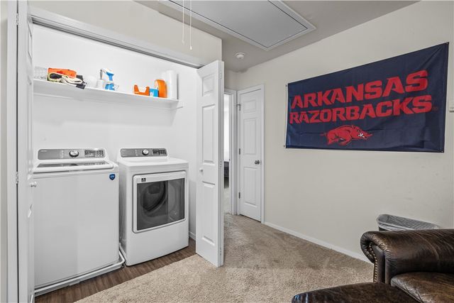 827 E Sparrow Circle, Fayetteville, AR 72701