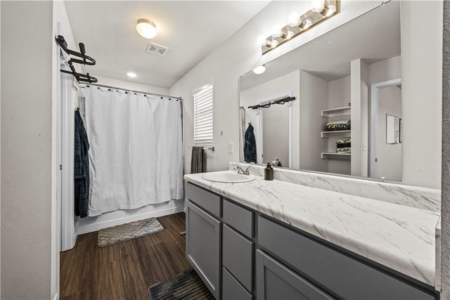 827 E Sparrow Circle, Fayetteville, AR 72701