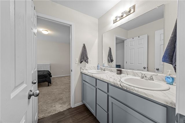 827 E Sparrow Circle, Fayetteville, AR 72701