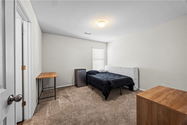 827 E Sparrow Circle, Fayetteville, AR 72701