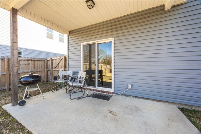 827 E Sparrow Circle, Fayetteville, AR 72701