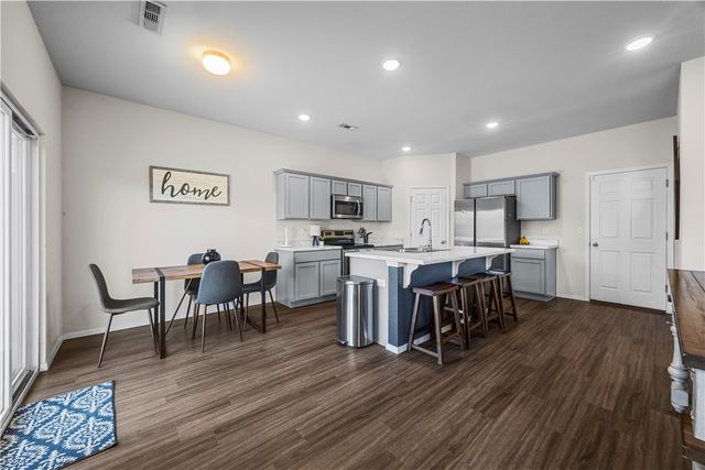 827 E Sparrow Circle, Fayetteville, AR 72701