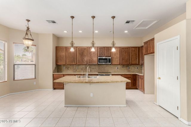 7460 W Quail Avenue, Glendale, AZ 85308