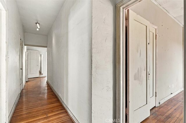 1118 S Sycamore, Los Angeles, CA 90019