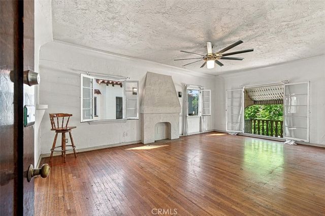 1118 S Sycamore, Los Angeles, CA 90019