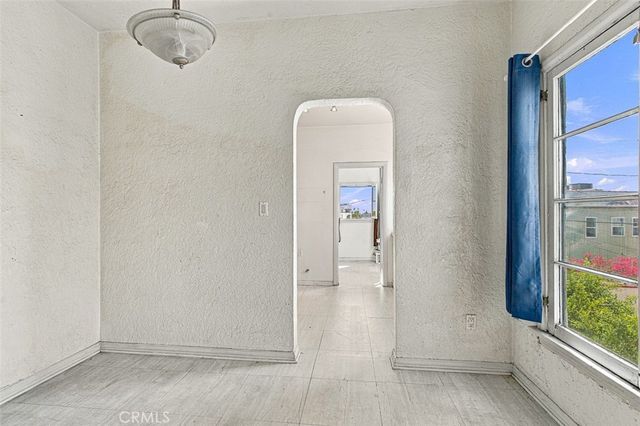 1118 S Sycamore, Los Angeles, CA 90019