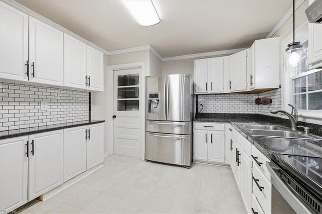 8200 Wedgewood DR, Norfolk, VA 23518
