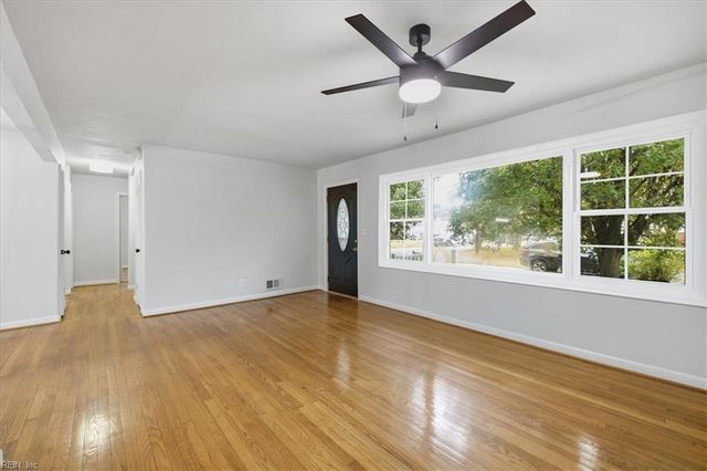 8200 Wedgewood DR, Norfolk, VA 23518