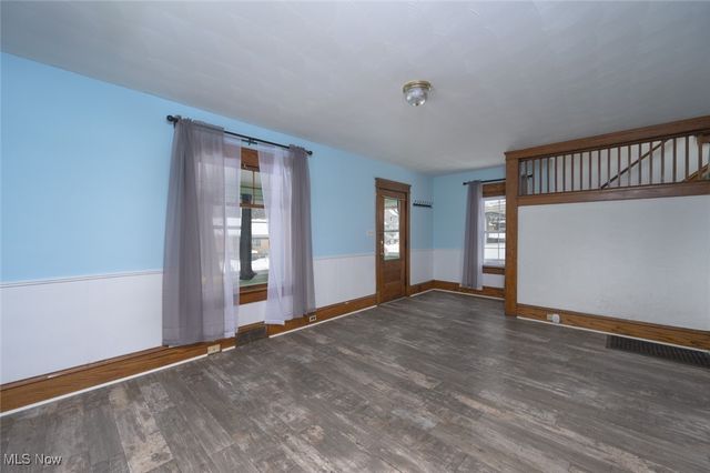 163 Van Buren Avenue, Ravenna, OH 44266