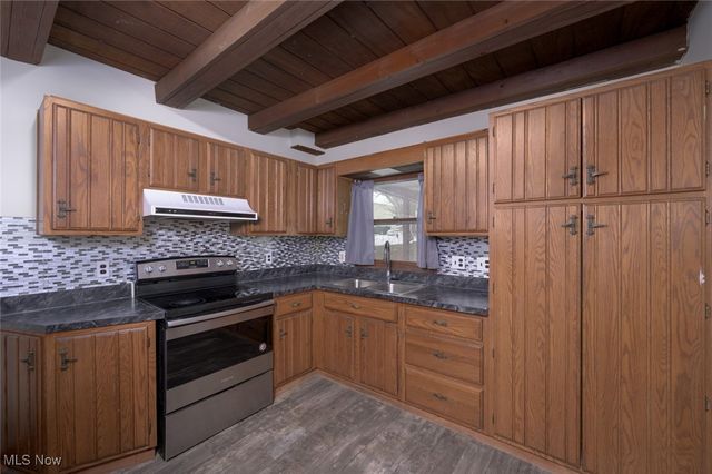 163 Van Buren Avenue, Ravenna, OH 44266