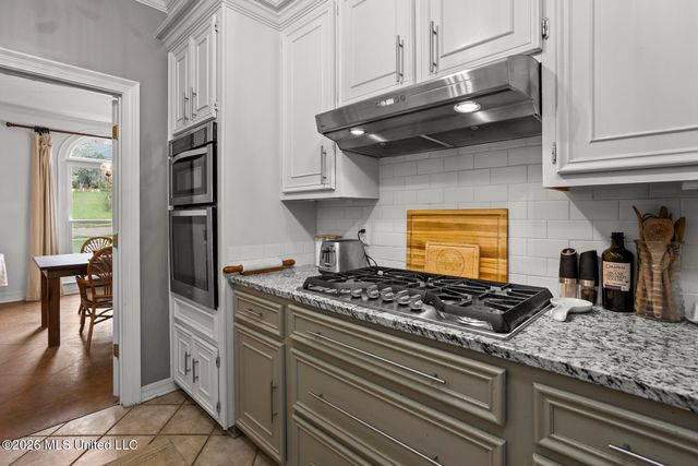 423 Woodlands Circle, Brandon, MS 39047