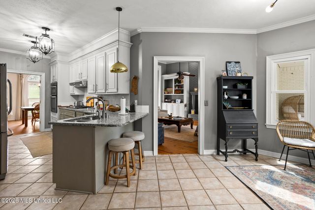 423 Woodlands Circle, Brandon, MS 39047