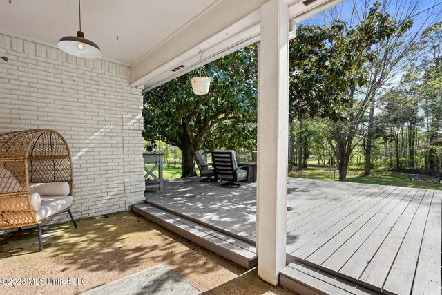 423 Woodlands Circle, Brandon, MS 39047