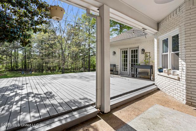 423 Woodlands Circle, Brandon, MS 39047