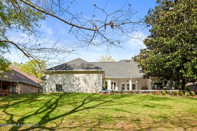 423 Woodlands Circle, Brandon, MS 39047