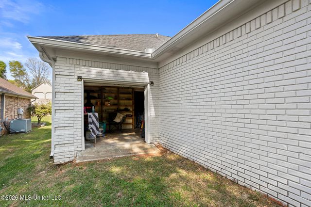 423 Woodlands Circle, Brandon, MS 39047