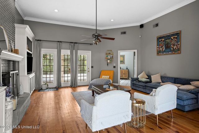 423 Woodlands Circle, Brandon, MS 39047