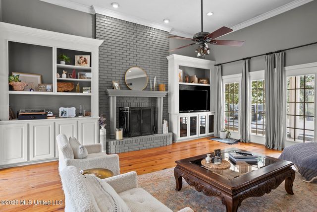 423 Woodlands Circle, Brandon, MS 39047