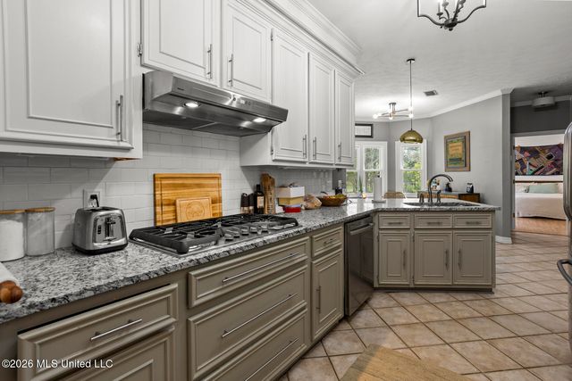 423 Woodlands Circle, Brandon, MS 39047