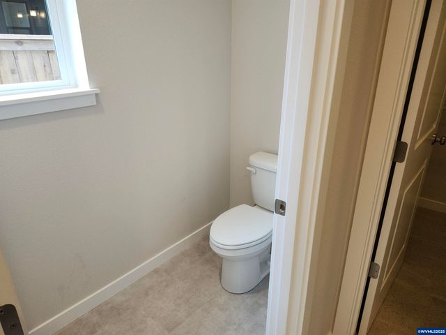 704 Magnolia Av, Woodburn, OR 97071