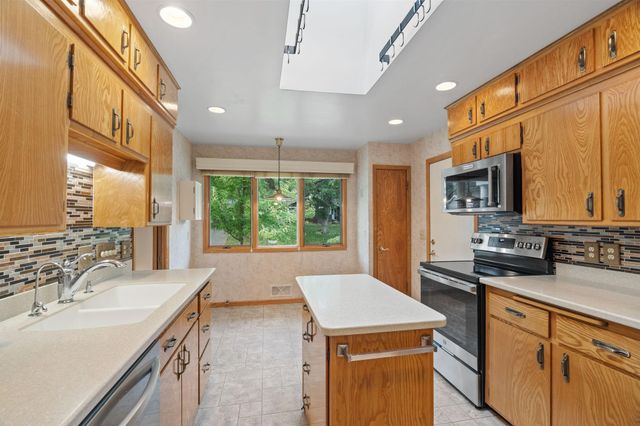 2033 Virginia Avenue S, Saint Louis Park, MN 55426