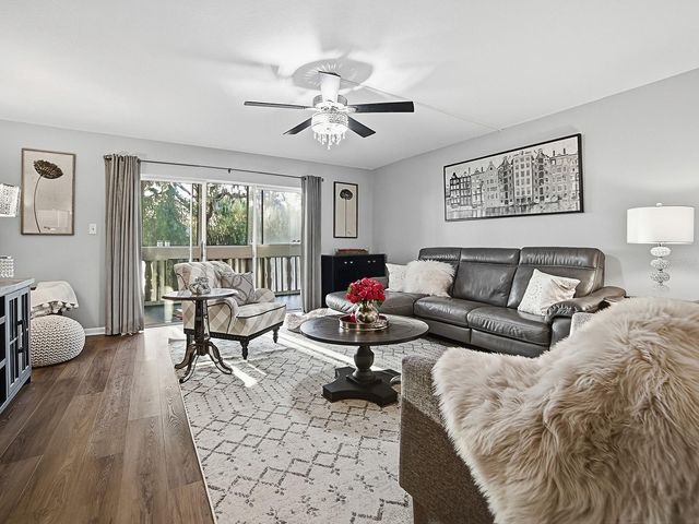 601 N MCDONALD STREET 109, Mount Dora, FL 32757