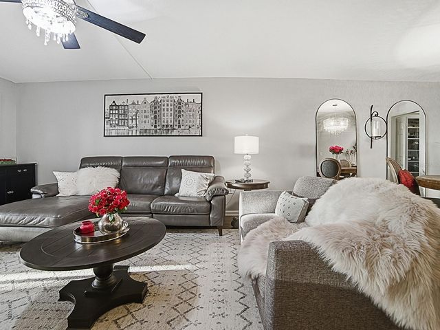 601 N MCDONALD STREET 109, Mount Dora, FL 32757