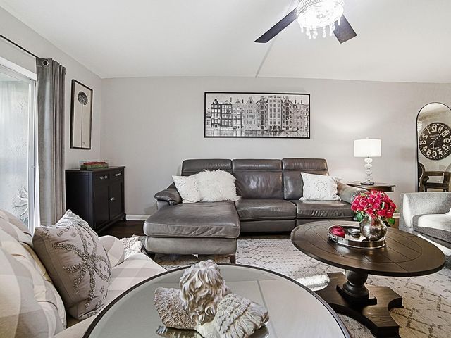 601 N MCDONALD STREET 109, Mount Dora, FL 32757