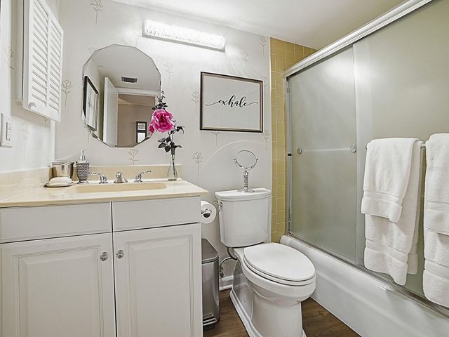 601 N MCDONALD STREET 109, Mount Dora, FL 32757