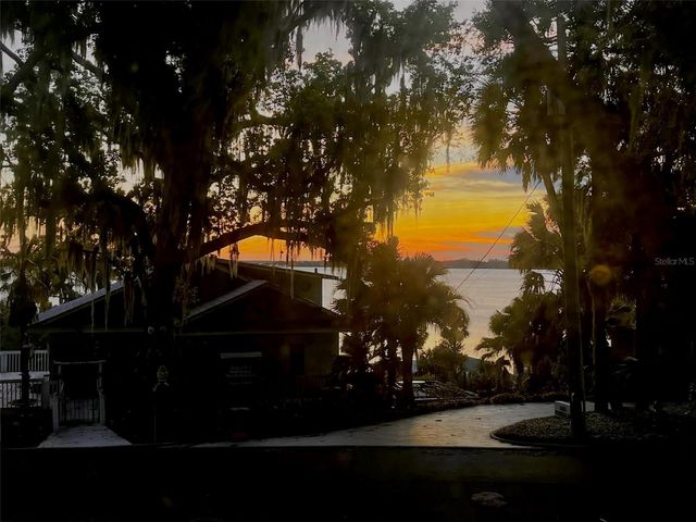 601 N MCDONALD STREET 109, Mount Dora, FL 32757