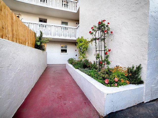 601 N MCDONALD STREET 109, Mount Dora, FL 32757