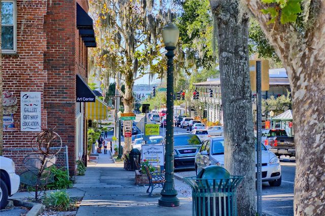 601 N MCDONALD STREET 109, Mount Dora, FL 32757