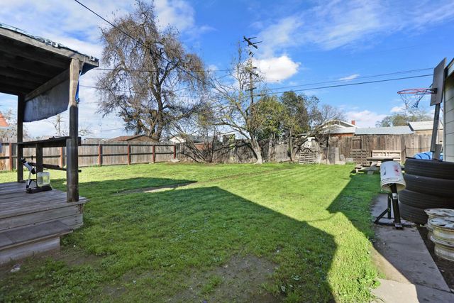 630 N Watts Ave, Stockton, CA 95205