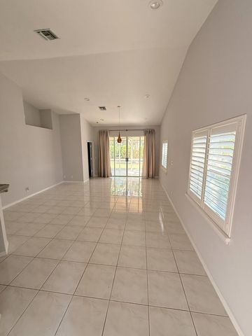 8645 Via Giula, Boca Raton, FL 33496