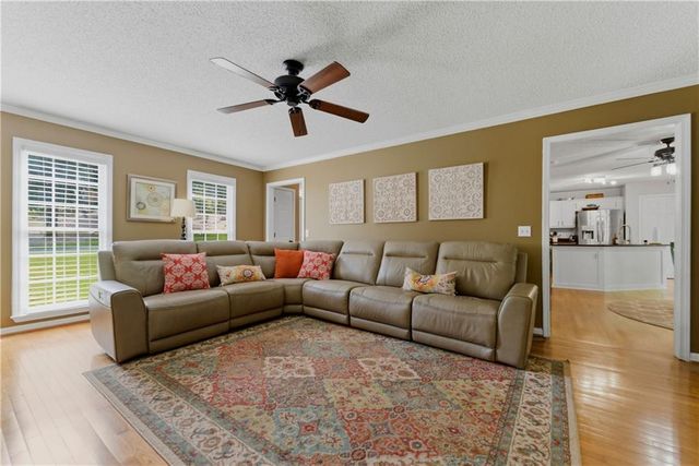 2059 Sanderlings Drive NW, Kennesaw, GA 30152