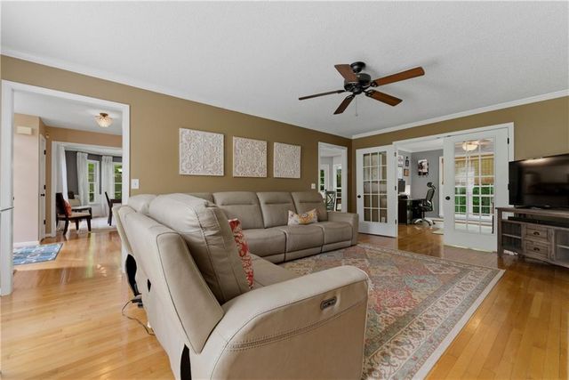 2059 Sanderlings Drive NW, Kennesaw, GA 30152