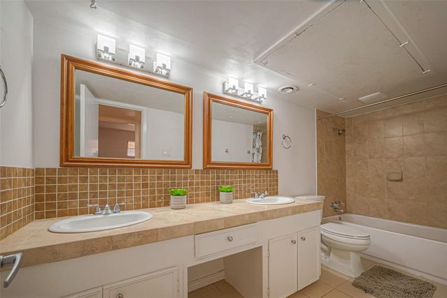 3934 W Alabama Street 4, Houston, TX 77027