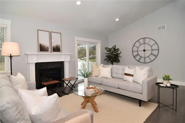34 STONEBRIDGE Lane 36, Warwick, RI 02818