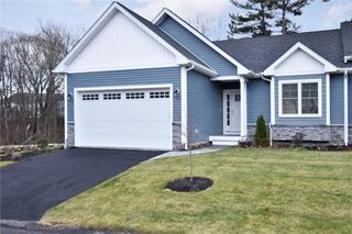 34 STONEBRIDGE Lane 36, Warwick, RI 02818