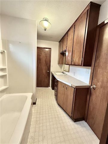 415 W 4th Street, Maryville, MO 64468