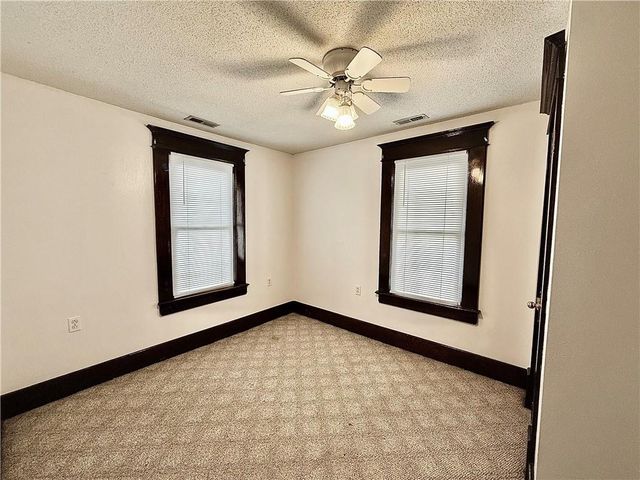 415 W 4th Street, Maryville, MO 64468