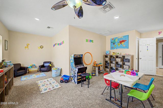 760 N COMANCHE Drive, Chandler, AZ 85224