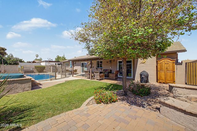 760 N COMANCHE Drive, Chandler, AZ 85224